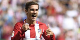 Griezmann, l&iacute;der de una 'desbandada' en el Atl&eacute;tico (Simeone se fue a por &eacute;l en el vestuario)