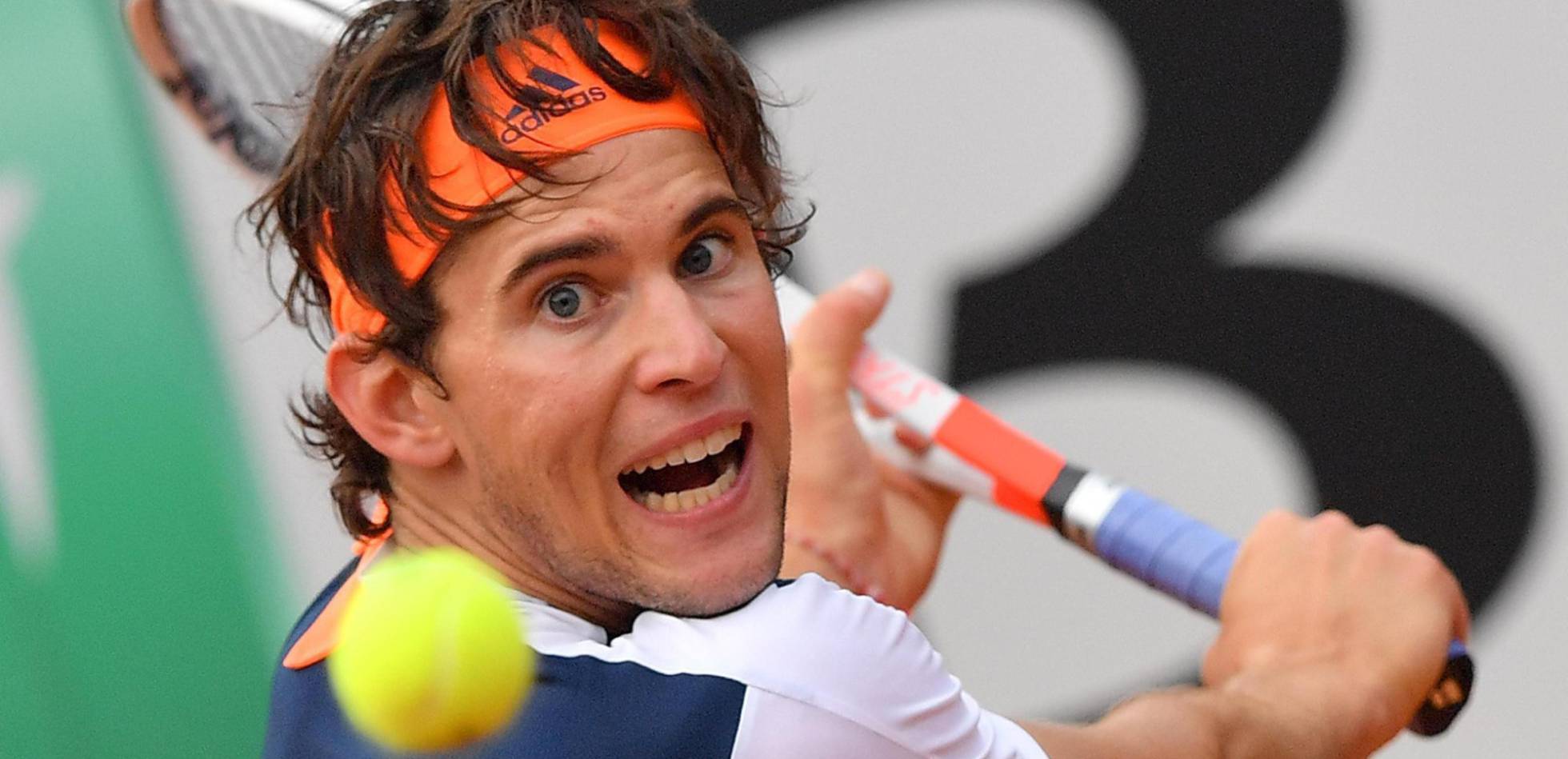 Thiem revienta la bola y frena la racha de 17 victorias de Nadal