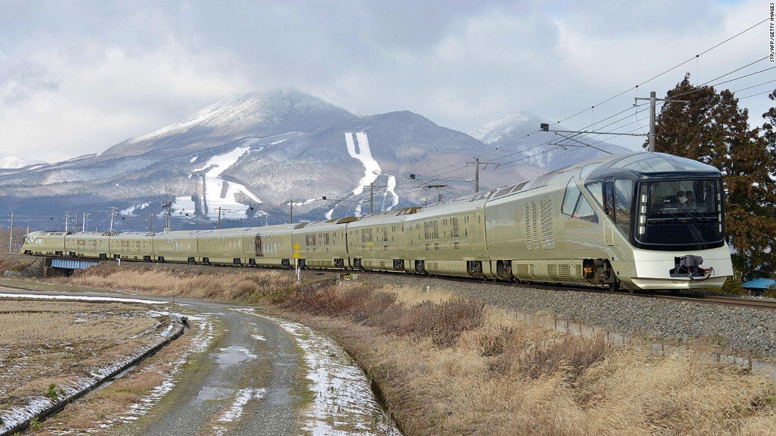 El nuevo tren de lujo japonés donde te clavan 8.500 euros la suite
