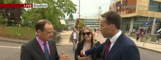La mujer que golpea a un periodista de BBC por tocarle una teta en directo