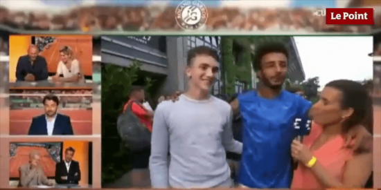 Por esta metida de mano a una periodista han expulsado a un tenista de Roland Garros