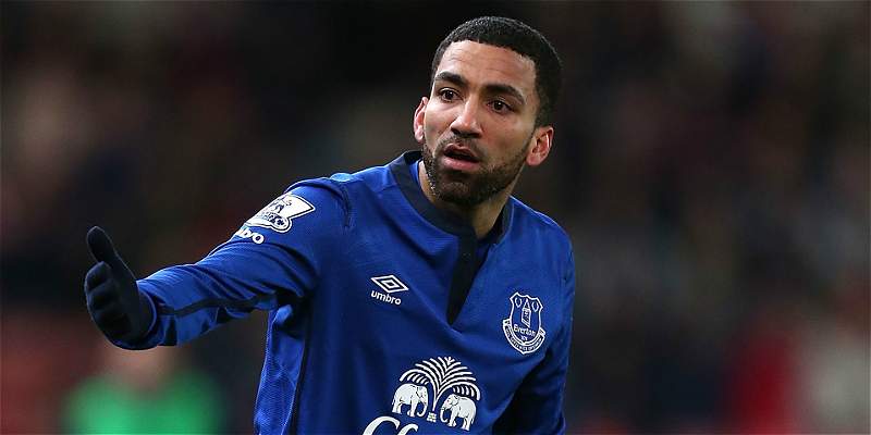El extremo inglés, Aaron Lennon es internado en un hospital psiquiátrico