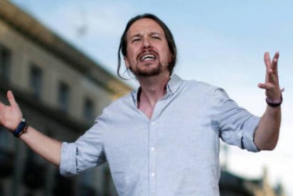 Pablo Iglesias (PODEMOS) a las puertas del Congreso.