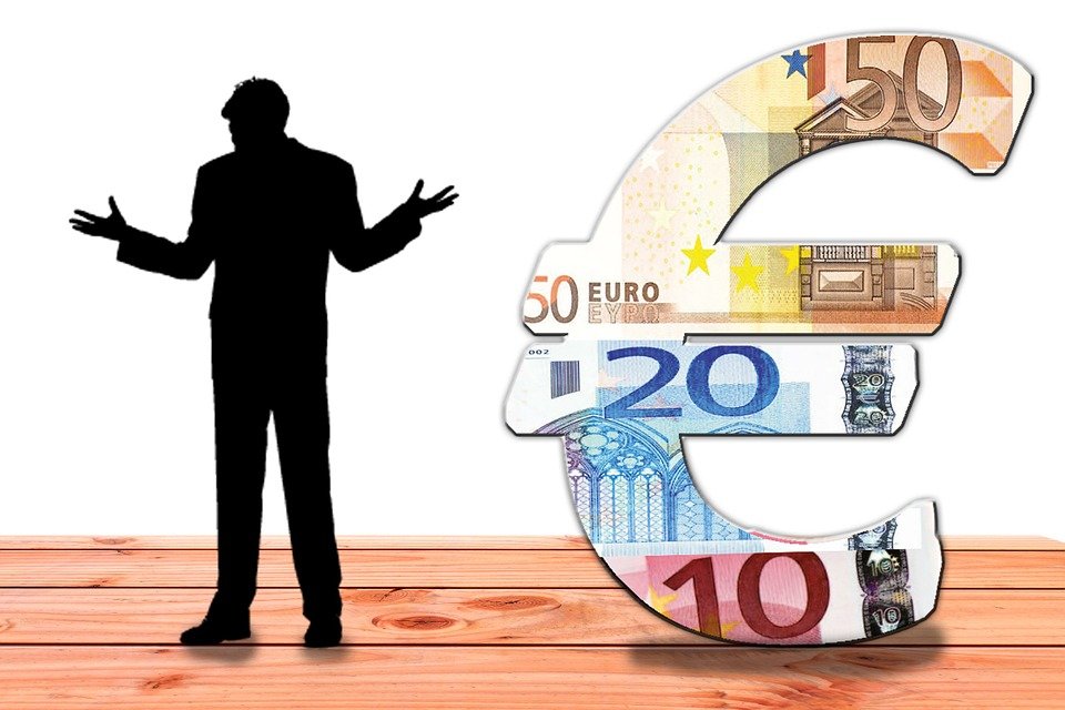 La deuda pública de España vuelve a rebasar al 100% del PIB