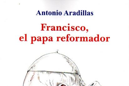 Antonio Aradillas firma ejemplares de "Francisco, el Papa reformador"