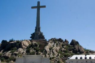 El Congreso insta al Gobierno a que saque los restos de Franco del Valle de los Caídos
