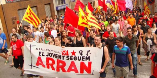 Los seis facinerosos de la CUP acusados de atacar la sede del PP no acuden a declarar