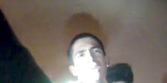 [VÍDEO] El ladrón 'llorón' que pide llamen a su mamá cuando lo detiene la policía