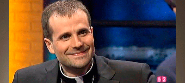 El 'indepe' exobispo de Solsona y su esposa embarazada presionan para casarse por la Iglesia