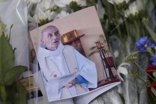 Macron: "Jacques Hamel se ha convertido en el rostro del rechazo a la muerte y al terrorismo arrogante"