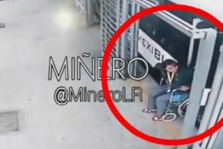 La mujer en silla de ruedas a punto de ser arrollada por un autob&uacute;s acaba caminando "milagrosamente"
