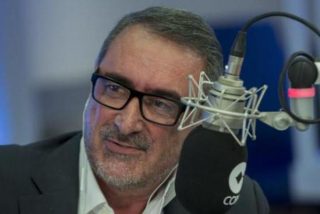 Carlos Herrera: "Tanto tonto concentrado en tan poco espacio llama la atenci&oacute;n"