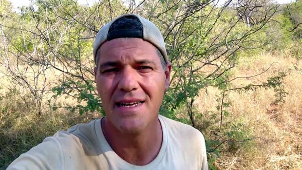 Un gilipollas califica a Frank Cuesta de "facha y fascista" y el presentador le da del pulpo