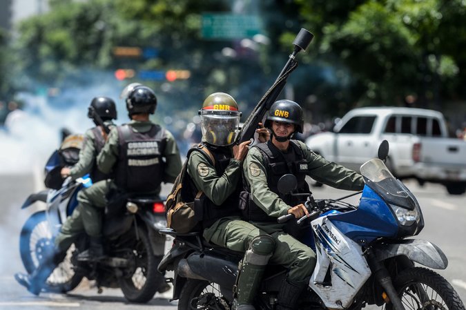 Venezuela destruida y a la deriva