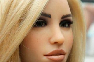 Esta mu&ntilde;eca sexual puede usarse desde el smartphone y tiene la capacidad de enamorarse