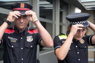 Cuatro activistas independentistas perdigoneados ante un colegio de Barcelona