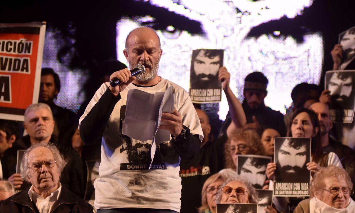 "Lo &uacute;nico que pedimos es que nos devuelvan a Santiago"