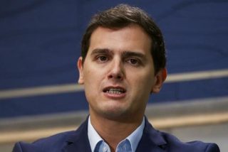 Espa&ntilde;a a punto de arder en Catalu&ntilde;a y a Rivera solo le preocupa echar a Rajoy de La Moncloa