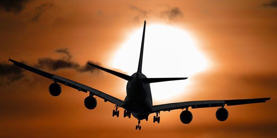 Una azafata sufre m&uacute;ltiples fracturas tras ca&iacute;da en picado de 150 metros de un avi&oacute;n