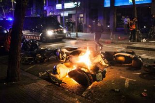 El c&oacute;ctel molotov lanzado contra un cuartel de la Guardia Civil en Barcelona