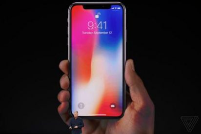 Gran patinazo del iPhone X al no reconocer el rostro del presentador en pleno evento de Apple