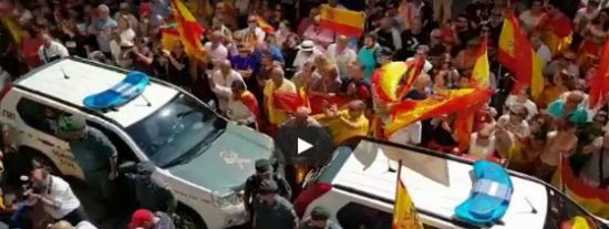 As&iacute; despiden por toda Espa&ntilde;a a los guardias civiles enviados a Catalu&ntilde;a: "A por ellos"