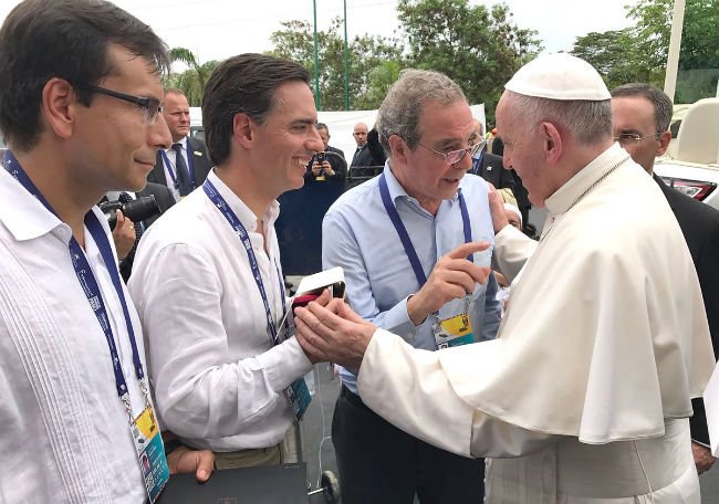 El Papa recibe a C&eacute;sar Alierta en Colombia