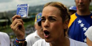 La tiranía chavista imputa a Lilian Tintori por el dinero hallado en su vehículo