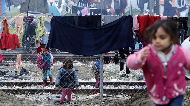 Time is Up! Una alarma que atraviesa fronteras para denunciar el incumplimiento de los compromisos europeos con las personas refugiadas