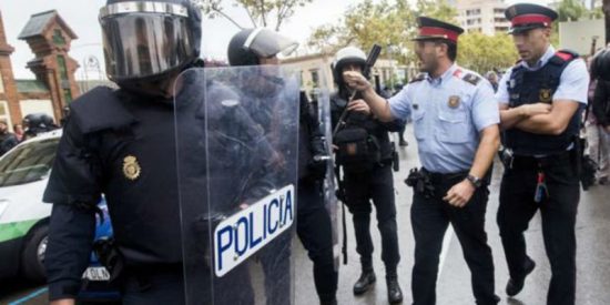 La Guardia Civil mete en vereda a Mossos que apoyan el refer&eacute;ndum ilegal