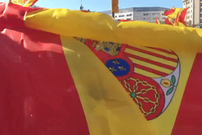 Imponente bronca a los 'traidores' Mossos en la manifestaci&oacute;n del 8-O