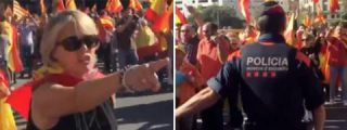 Imponente bronca a los 'traidores' Mossos en la manifestaci&oacute;n del 8-O