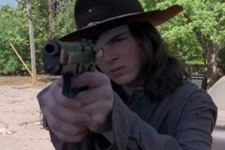 The Walking Dead: &lsquo;Carl&rsquo; se encuentra con un extra&ntilde;o personaje