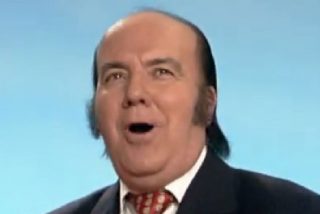 Los bomberos rescatan a Chiquito de la Calzada en su casa