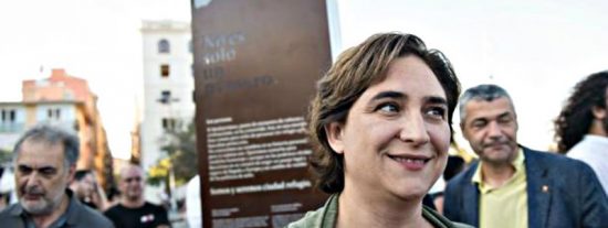 La obsesa Ada Colau acusa a la Polic&iacute;a Nacional de cometer 'agresiones sexuales' durante el 1-O