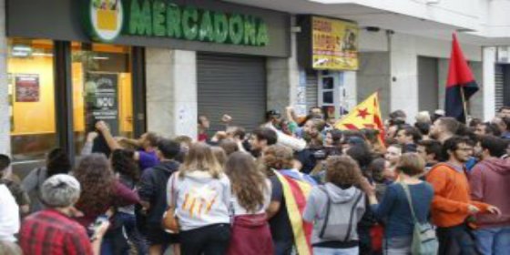 El feroz ataque de los piquetes a Mercadona y Juan Roig por oler a espa&ntilde;oles