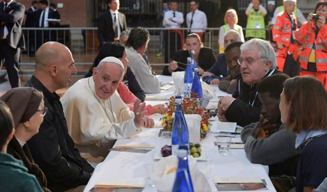 Papa: "La Iglesia es de todos y especialmente de los pobres"