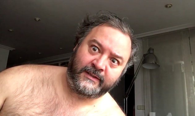 Con esta sucia lengua defiende el pornográfico Torbe a los miembros de 'La manada'