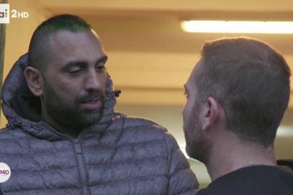 Un capo mafioso rompe la cara a un periodista de la RAI en vivo y en directo