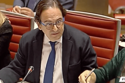 &iexcl;Menudo sainete en la C&aacute;mara Alta! Los senadores del PP despedazan a Monedero por sus cobros de Venezuela