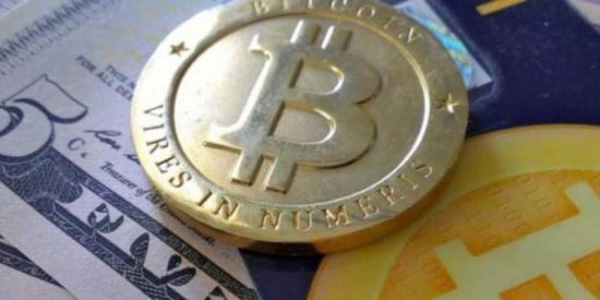 La moneda virtual bitcoin pone la directa hacia los 10.000 dólares