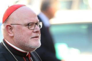 El cardenal Marx revela que el Papa se plantea la abolici&oacute;n del celibato clerical