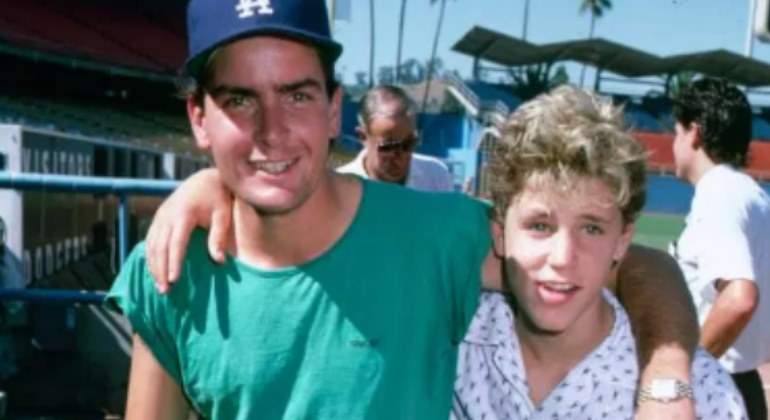 Charlie Sheen, acusado de abusar sexualmente de un ni&ntilde;o de 13 a&ntilde;os en 1986