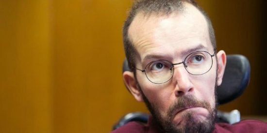 Echenique 'resucita' la guerra de Irak "en la que nos meti&oacute; Aznar" sin recordar que &eacute;l mismo la apoy&oacute;
