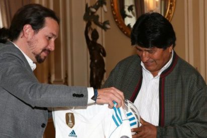 Los antimadridistas sacuden a Iglesias por este regalo a Evo Morales
