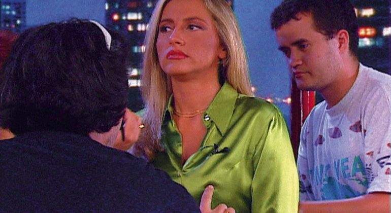 Cristina T&aacute;rrega y la estimulaci&oacute;n de sus pezones para marcar en pantalla