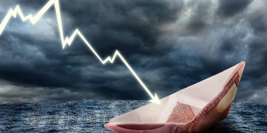 El Ibex 35 cae un 0,59%, pierde los 10.000 puntos y acumula diez sesiones a la baja