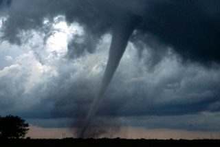 As&iacute; fue la espectacular tromba marina que atraves&oacute; San Remo