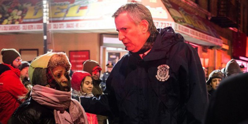 Nueva York: 12 muertos, entre ellos un beb&eacute;, en el incendio m&aacute;s tr&aacute;gico de los &uacute;ltimos 25 a&ntilde;os