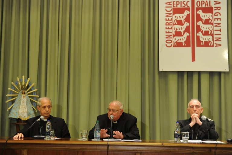 La Iglesia argentina denuncia "la creciente violencia pol&iacute;tica" en el pa&iacute;s